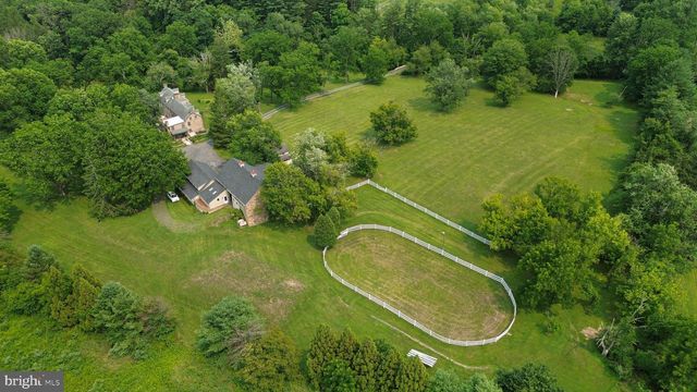 5792 CARVERSVILLE RD, Doylestown, PA 18902