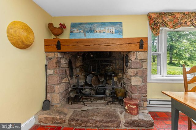 5792 CARVERSVILLE RD, Doylestown, PA 18902