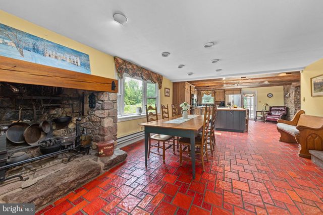 5792 CARVERSVILLE RD, Doylestown, PA 18902