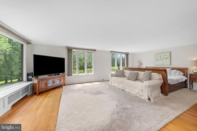 5792 CARVERSVILLE RD, Doylestown, PA 18902