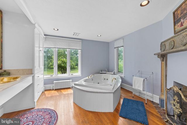 5792 CARVERSVILLE RD, Doylestown, PA 18902