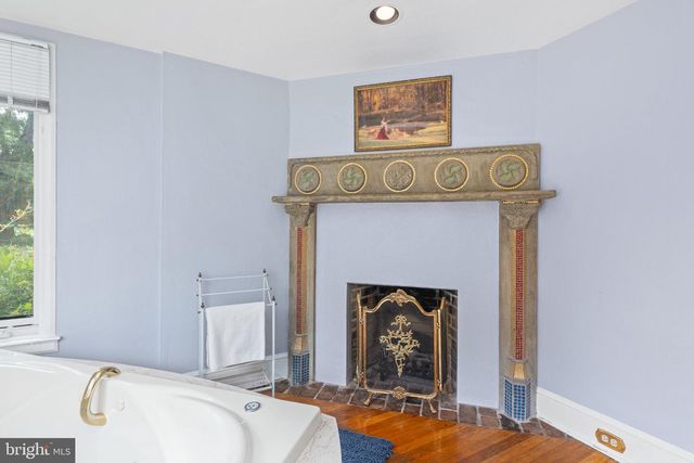 5792 CARVERSVILLE RD, Doylestown, PA 18902