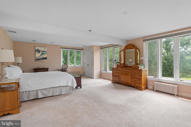 5792 CARVERSVILLE RD, Doylestown, PA 18902