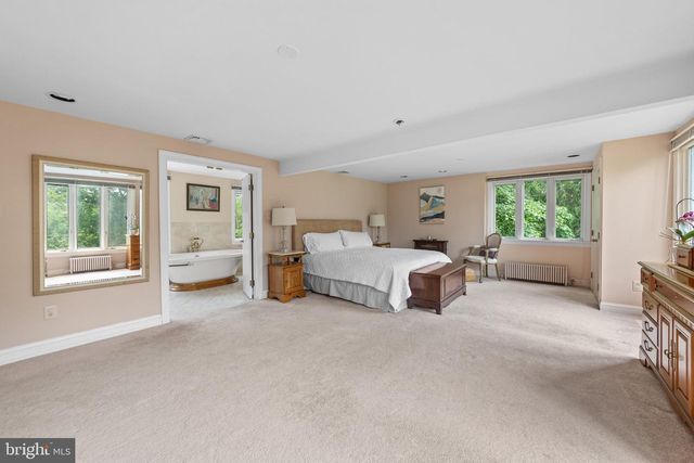 5792 CARVERSVILLE RD, Doylestown, PA 18902