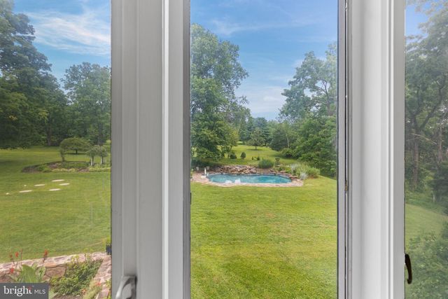 5792 CARVERSVILLE RD, Doylestown, PA 18902