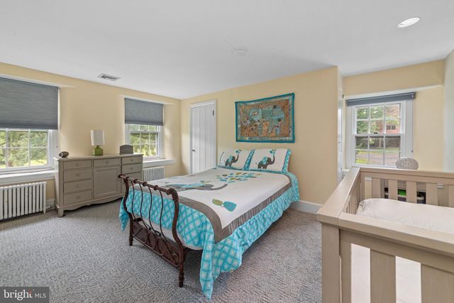 5792 CARVERSVILLE RD, Doylestown, PA 18902