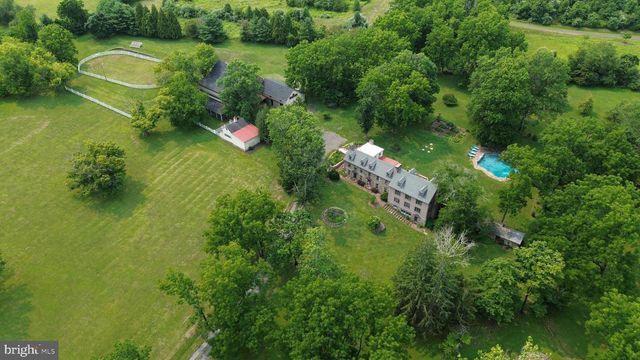 5792 CARVERSVILLE RD, Doylestown, PA 18902