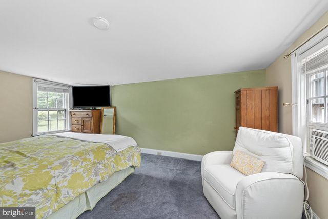 5792 CARVERSVILLE RD, Doylestown, PA 18902