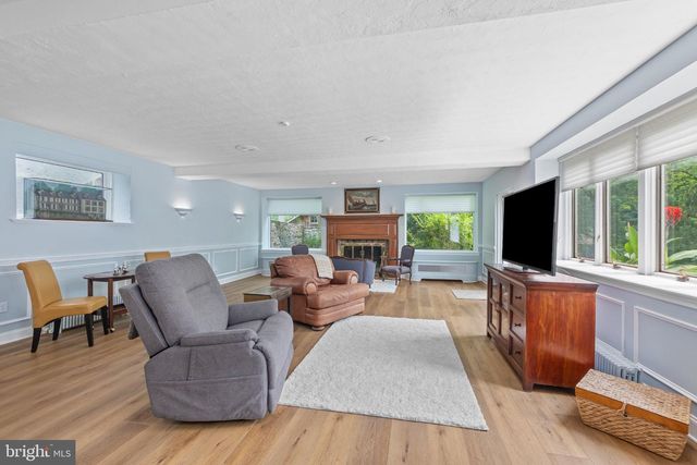 5792 CARVERSVILLE RD, Doylestown, PA 18902