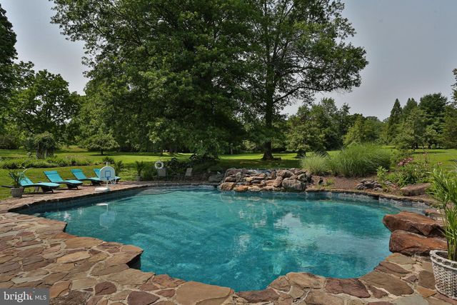 5792 CARVERSVILLE RD, Doylestown, PA 18902