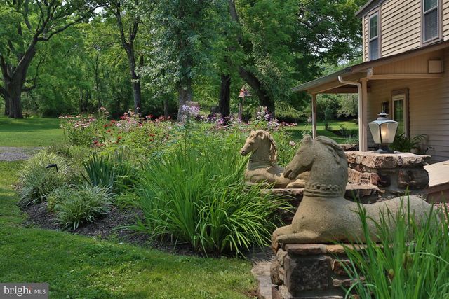 5792 CARVERSVILLE RD, Doylestown, PA 18902
