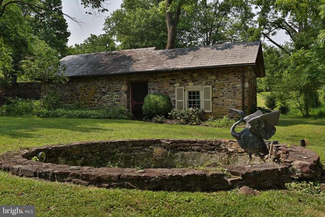5792 CARVERSVILLE RD, Doylestown, PA 18902