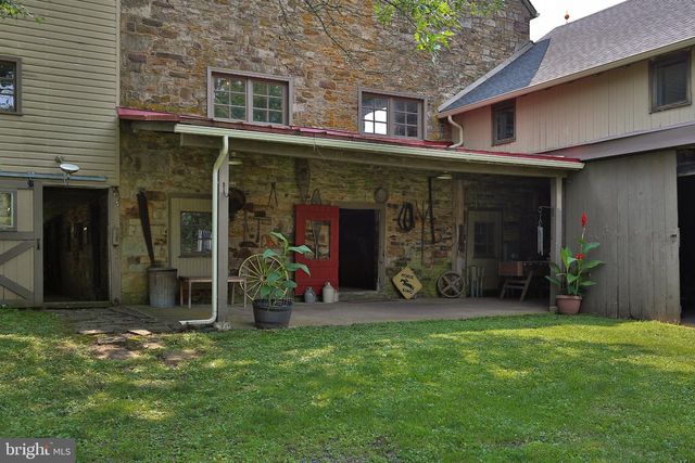 5792 CARVERSVILLE RD, Doylestown, PA 18902