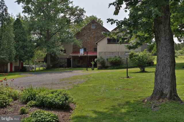 5792 CARVERSVILLE RD, Doylestown, PA 18902