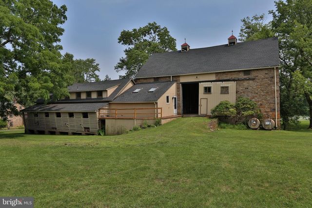5792 CARVERSVILLE RD, Doylestown, PA 18902