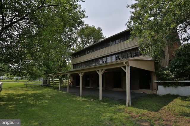 5792 CARVERSVILLE RD, Doylestown, PA 18902