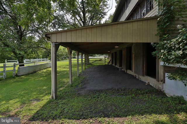 5792 CARVERSVILLE RD, Doylestown, PA 18902