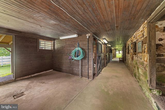 5792 CARVERSVILLE RD, Doylestown, PA 18902