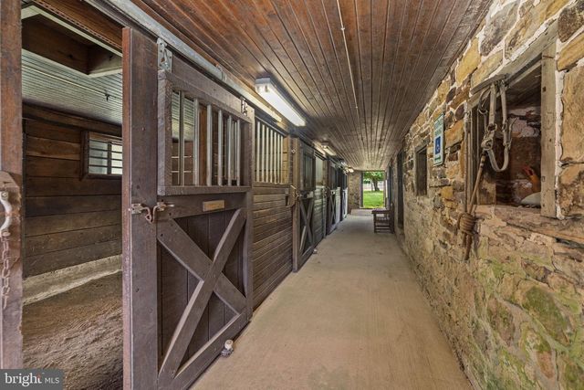 5792 CARVERSVILLE RD, Doylestown, PA 18902