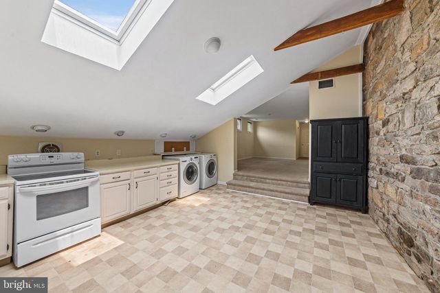 5792 CARVERSVILLE RD, Doylestown, PA 18902