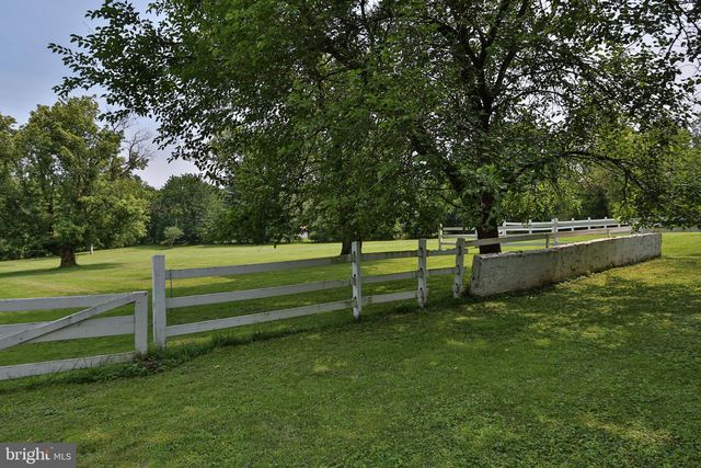 5792 CARVERSVILLE RD, Doylestown, PA 18902