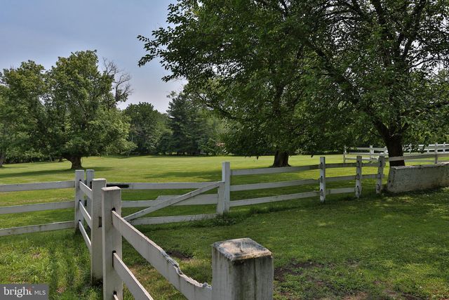 5792 CARVERSVILLE RD, Doylestown, PA 18902