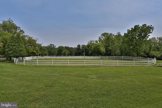 5792 CARVERSVILLE RD, Doylestown, PA 18902