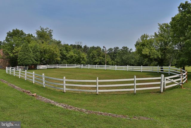 5792 CARVERSVILLE RD, Doylestown, PA 18902
