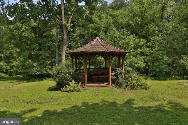 5792 CARVERSVILLE RD, Doylestown, PA 18902