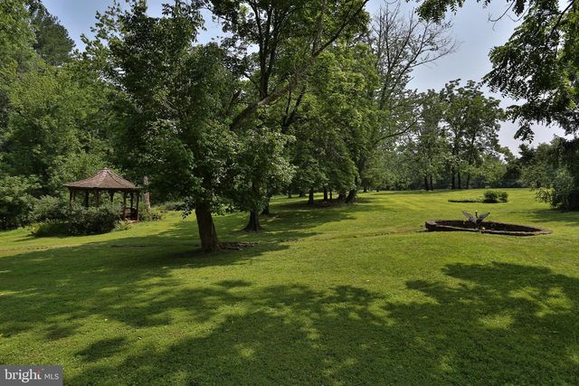 5792 CARVERSVILLE RD, Doylestown, PA 18902