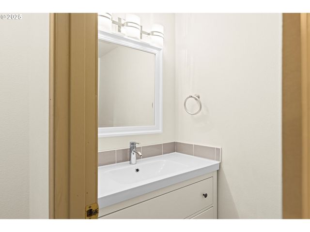 2535 Se 141ST Ave 2, Portland, OR 97236