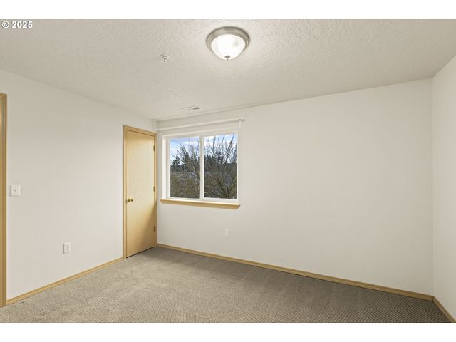 2535 Se 141ST Ave 2, Portland, OR 97236