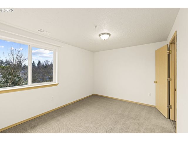 2535 Se 141ST Ave 2, Portland, OR 97236