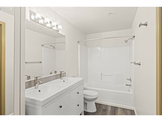 2535 Se 141ST Ave 2, Portland, OR 97236