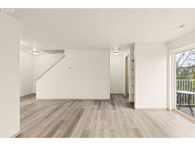 2535 Se 141ST Ave 2, Portland, OR 97236