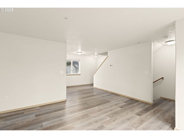 2535 Se 141ST Ave 2, Portland, OR 97236
