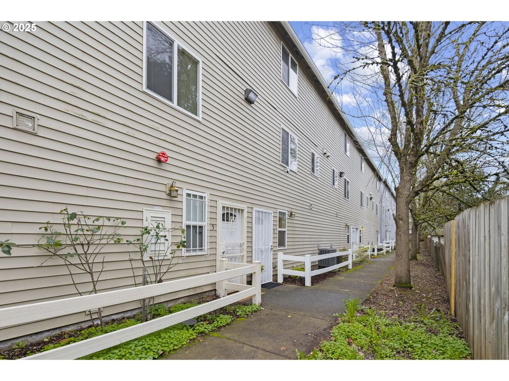 2535 Se 141ST Ave 2, Portland, OR 97236