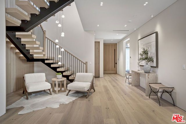 11931 Pacific Avenue, Mar Vista, CA 90066