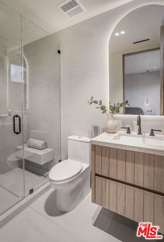 11931 Pacific Avenue, Mar Vista, CA 90066