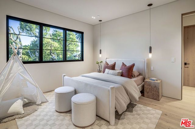 11931 Pacific Avenue, Mar Vista, CA 90066