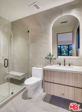 11931 Pacific Avenue, Mar Vista, CA 90066