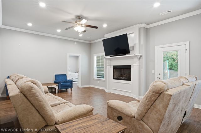 1421 Colonel Mcneil Drive, Prairie Grove, AR 72753