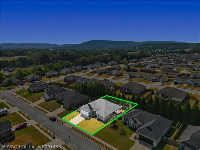 1421 Colonel Mcneil Drive, Prairie Grove, AR 72753