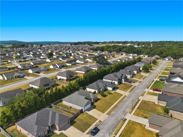1421 Colonel Mcneil Drive, Prairie Grove, AR 72753
