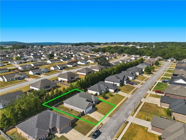 1421 Colonel Mcneil Drive, Prairie Grove, AR 72753