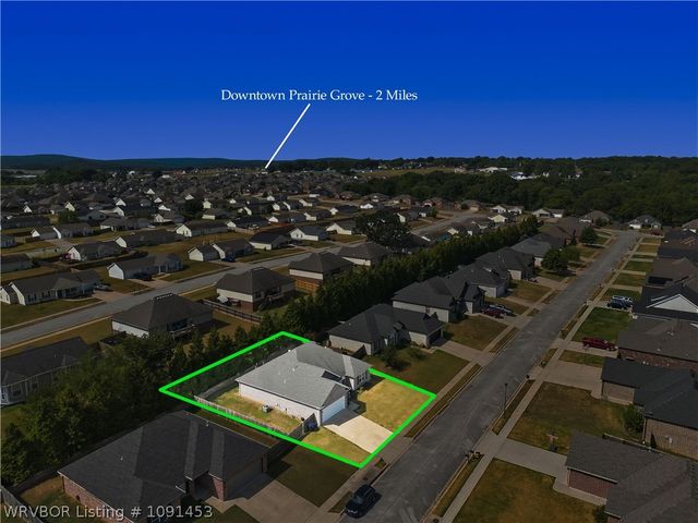 1421 Colonel Mcneil Drive, Prairie Grove, AR 72753