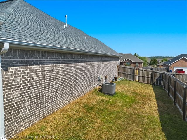1421 Colonel Mcneil Drive, Prairie Grove, AR 72753