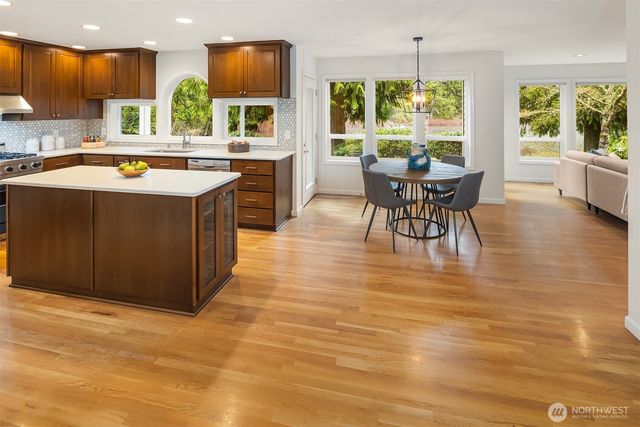 2821 252nd Avenue SE, Sammamish, WA 98075