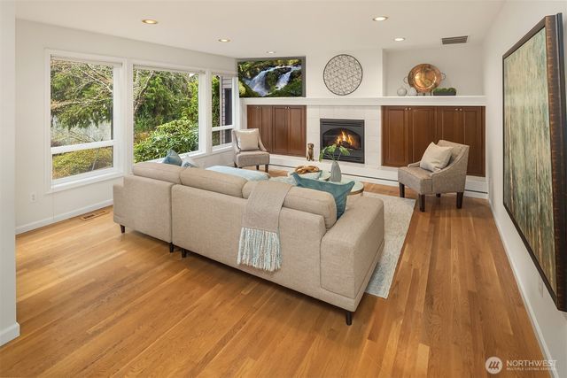 2821 252nd Avenue SE, Sammamish, WA 98075