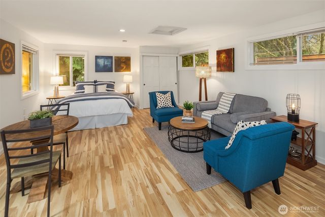 2821 252nd Avenue SE, Sammamish, WA 98075